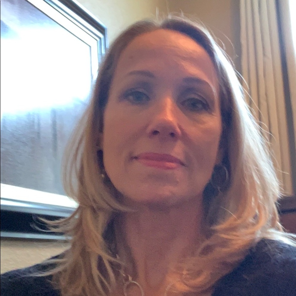 Meet your Posher, Carrie